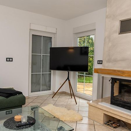 Ganzes Ferienhaus In Leipzig Mit Garage Und Fussbodenheizung Экстерьер фото