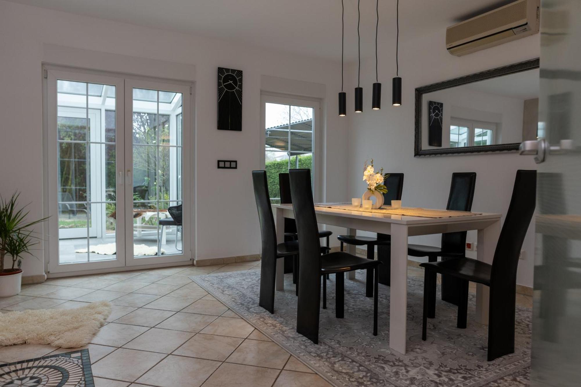 Ganzes Ferienhaus In Leipzig Mit Garage Und Fussbodenheizung Экстерьер фото